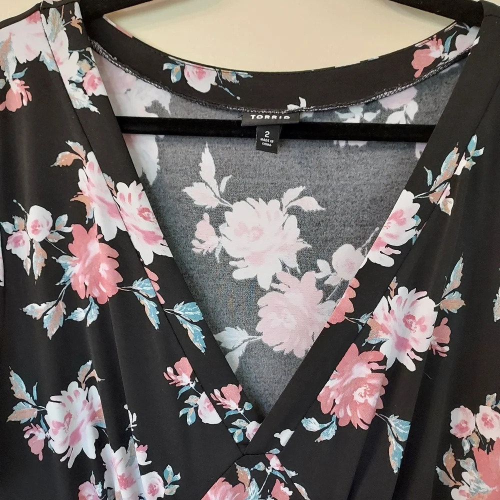 Torrid MINI STUDIO KNIT Black Floral SKATER DRESS in Size 2 - Picture 5 of 11